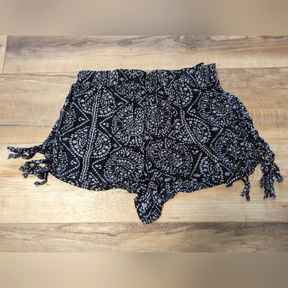 En Creme Black and Purple Flowy Tassle Shorts
